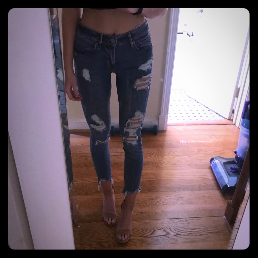 Express mid-rise ankle jeans. Never worn. Size 2!